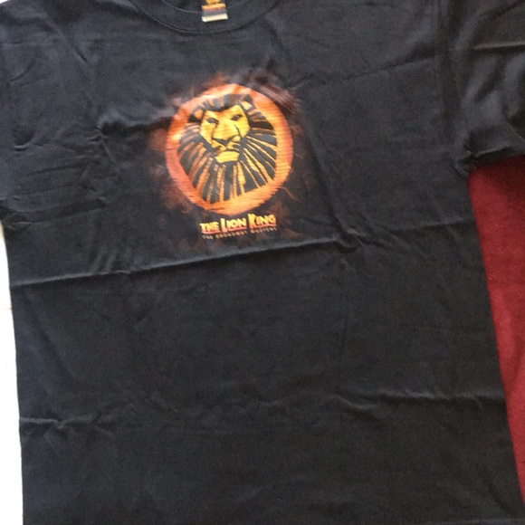 Awesome Lion King shirt up for sale. - Picture 2 of 2